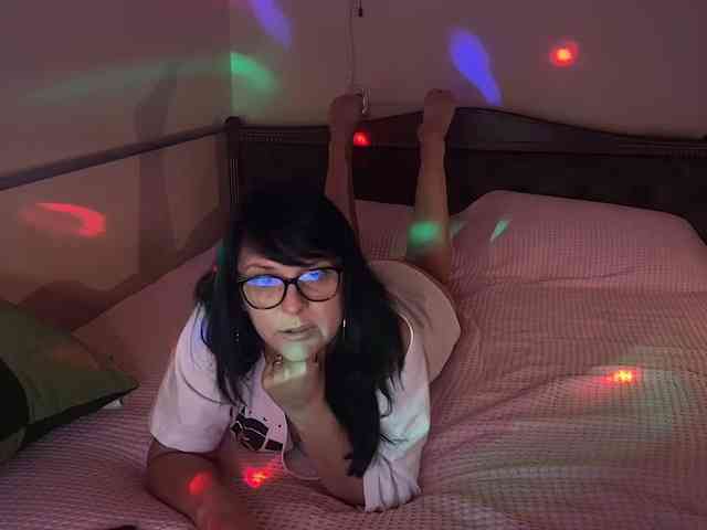 モデル: StellarTeam