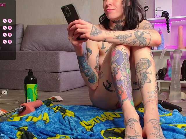 ArinaTheKink's BongaCams show and profile