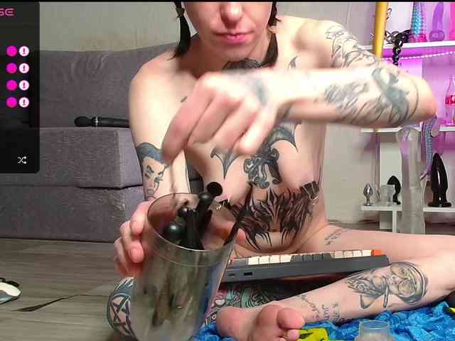 Model: ArinaTheKink