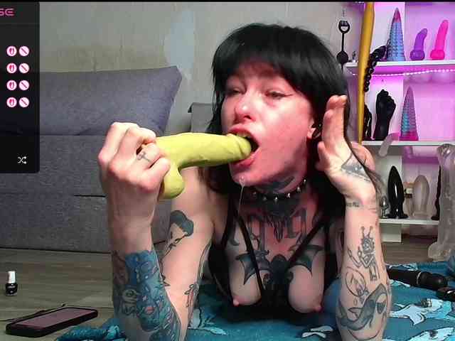 ArinaTheKink Live Webcam on BongaCams