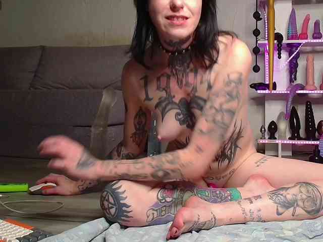 Model: ArinaTheKink