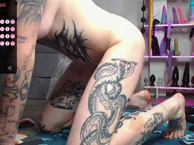 Model: ArinaTheKink