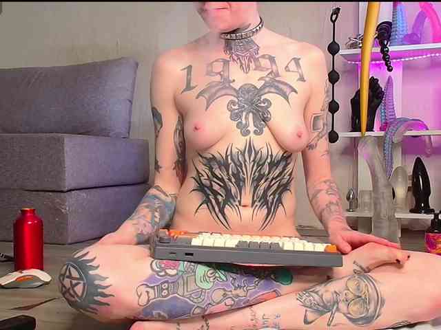 Model: ArinaTheKink