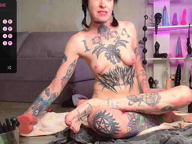 ArinaTheKink webcam