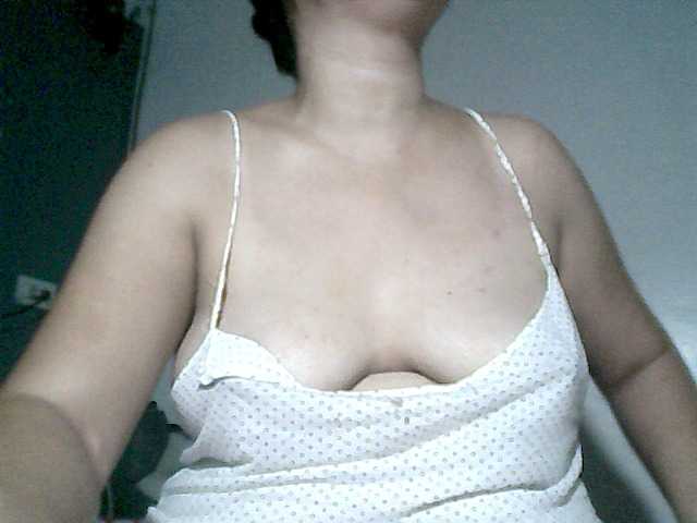 wildspcialshw4u live cam on BongaCams