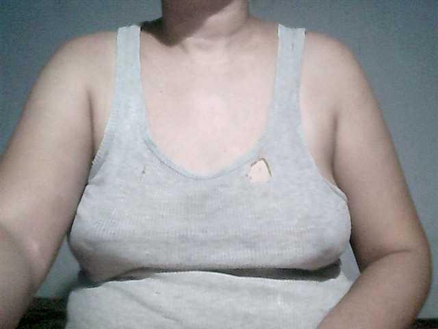 wildspcialshw4u live cam on BongaCams
