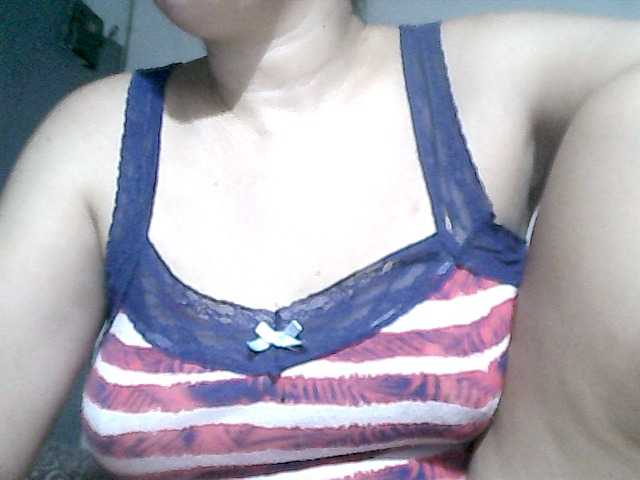wildspcialshw4u live cam on BongaCams