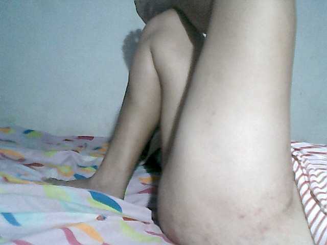 wildspcialshw4u live cam on BongaCams