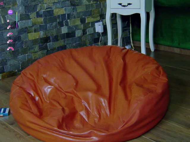 SelenSummer live cam on BongaCams