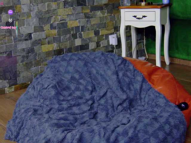 SelenSummer live webcam show