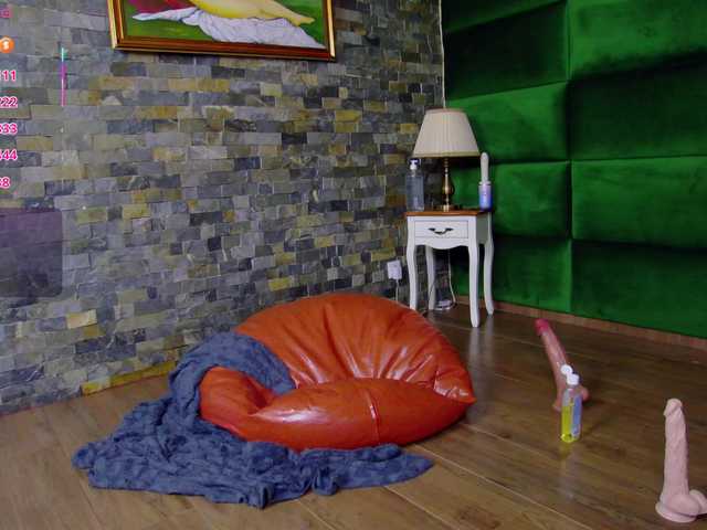 SelenSummer live webcam show