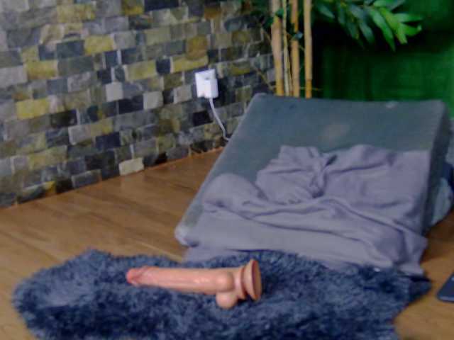 SelenSummer, en vivo ahora en BongaCams