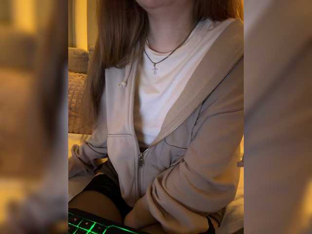 sweetkarinaa, en directo ahora en BongaCams
