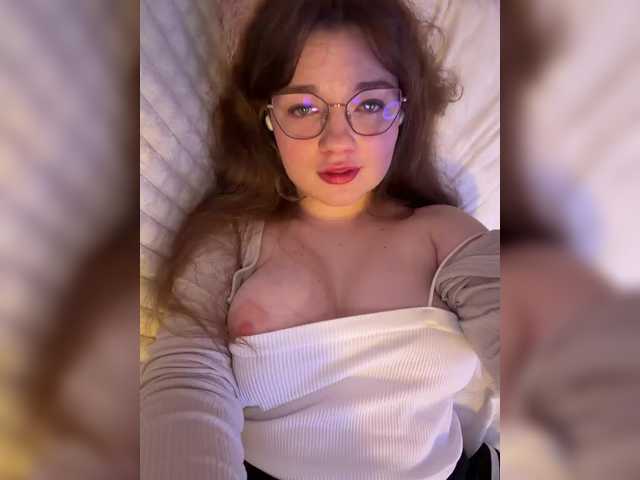 SweetKarinaa's BongaCams show and profile