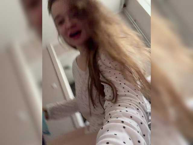 SweetKarinaa's BongaCams show and profile