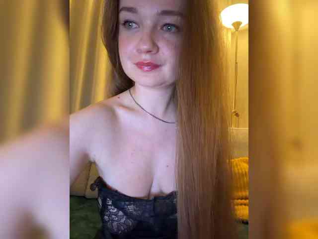 Lisichka-person webcam