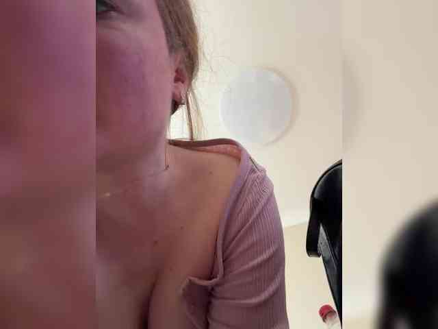 _LisA-person webcam