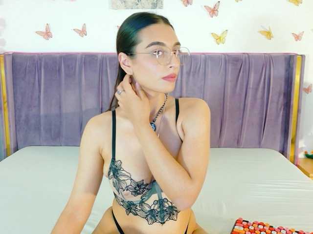 Lilithcapri7 live webcam show