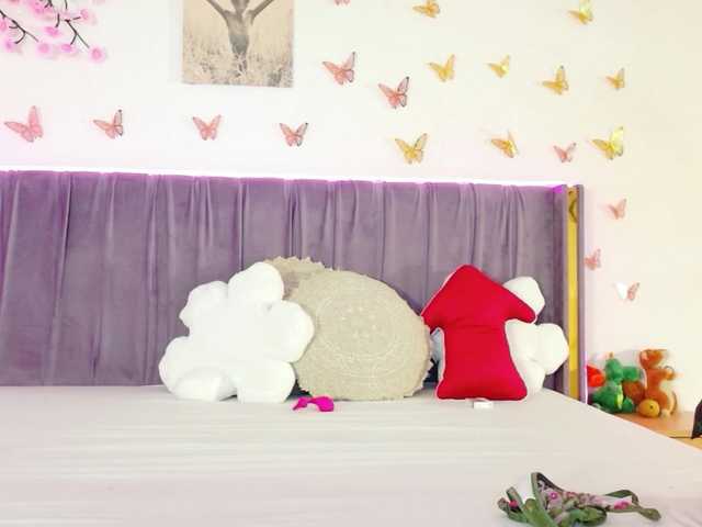 Lilithcapri7's BongaCams show and profile