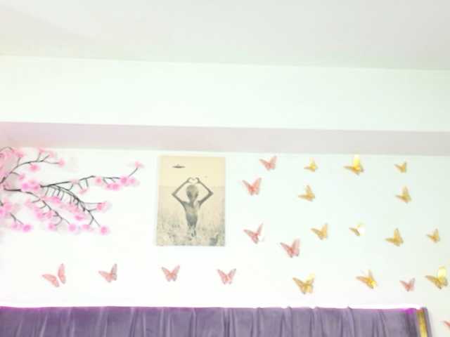 le modèle Lilithcapri7 est en webcam porno dans un show sur le site bongacams, il possède les tags suivants: White/Caucasian,Brunette,Shaved