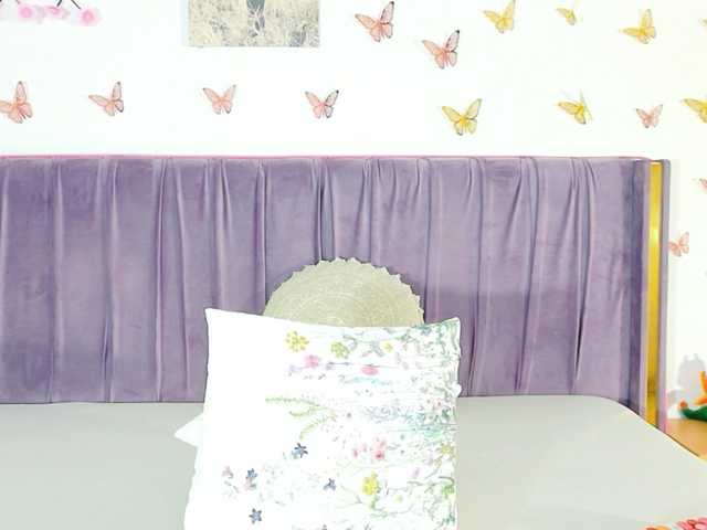 Lilithcapri7 live cam on BongaCams