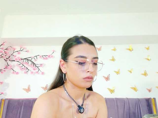 Lilithcapri7 live webcam show