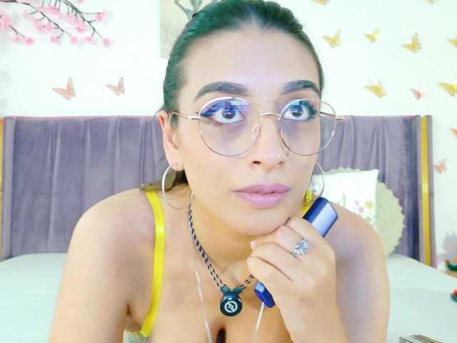 Lilithcapri7 live webcam show