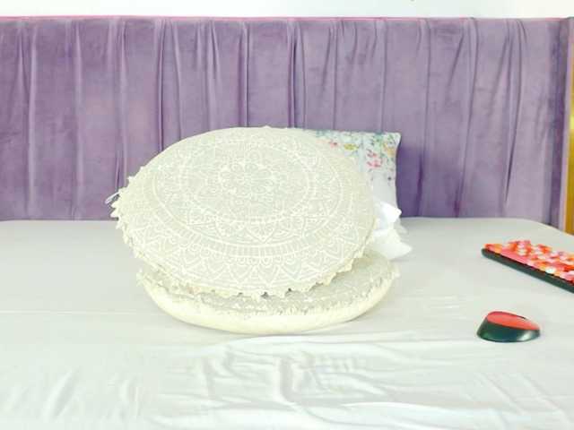 Lilithcapri7 live cam on BongaCams