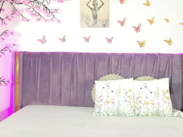 Lilithcapri7 live cam on BongaCams