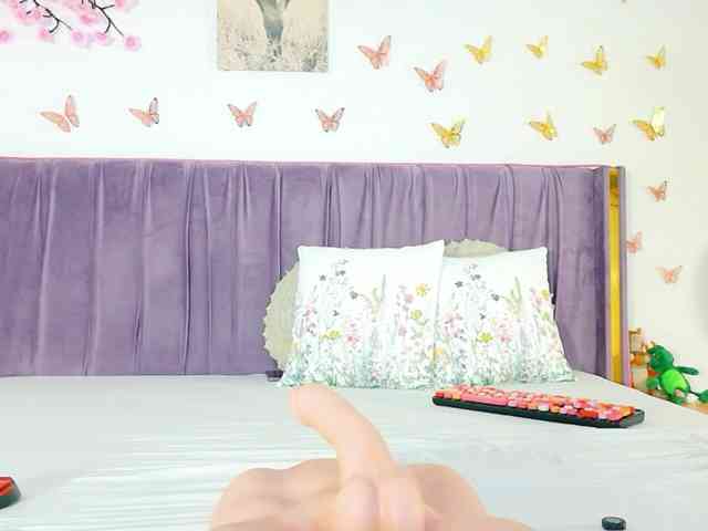 Lilithcapri7 webcam