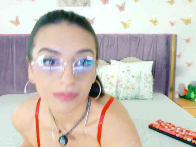 Lilithcapri7 webcam