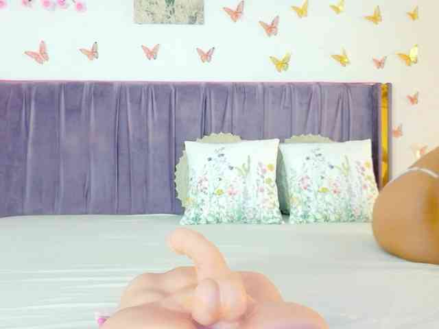 Lilithcapri7 webcam