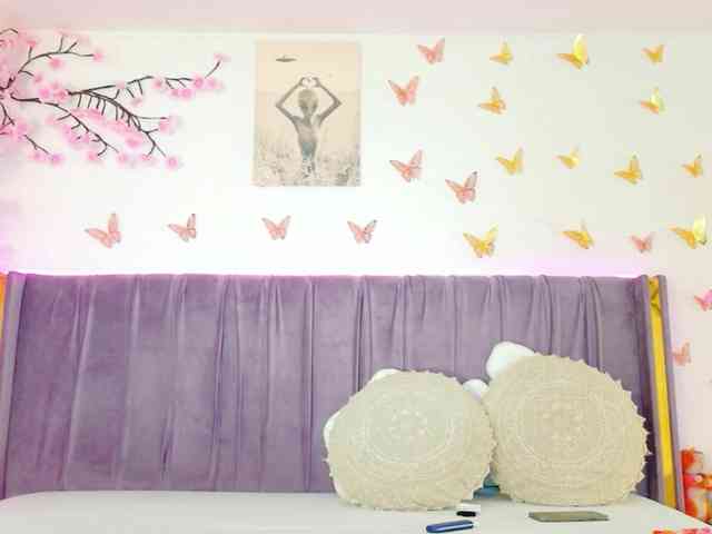 Lilithcapri7 webcam