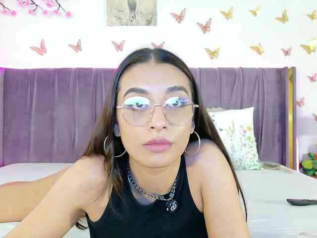 Lilithcapri7 webcam