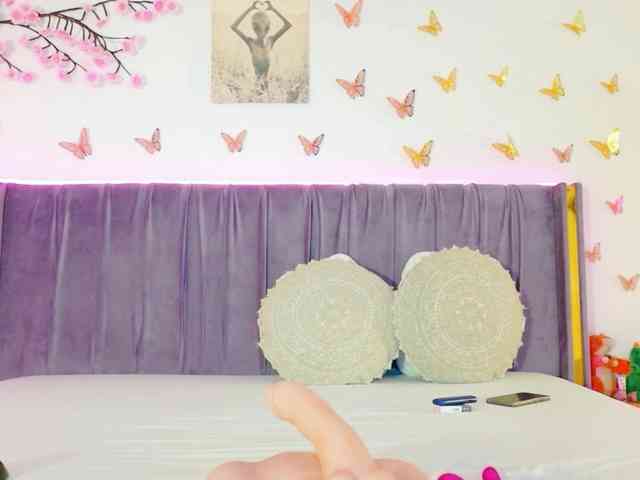 Lilithcapri7 webcam