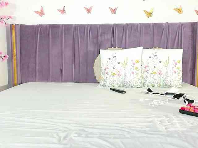 Lilithcapri7 webcam