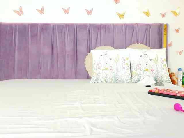 Lilithcapri7 webcam