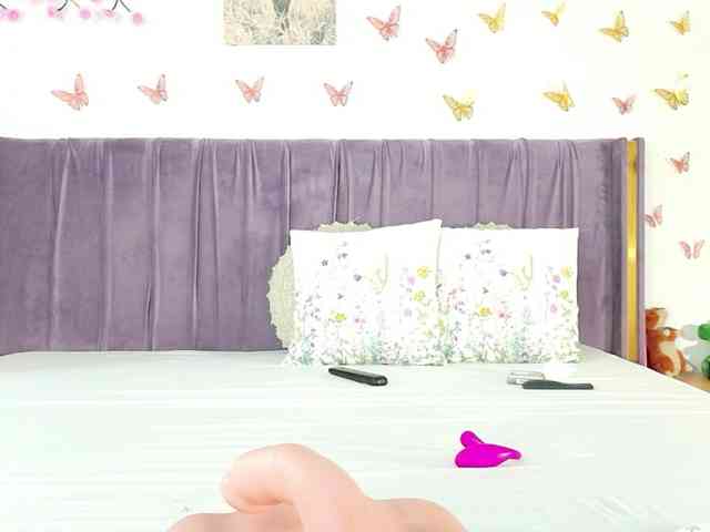 Lilithcapri7 webcam