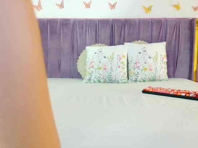 Lilithcapri7 webcam