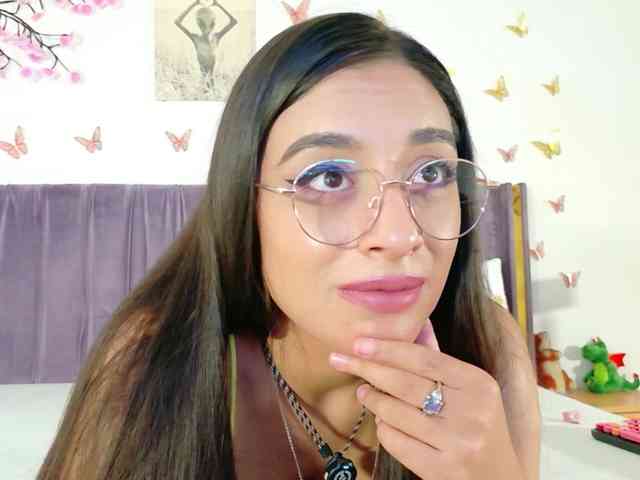 Lilithcapri7 webcam
