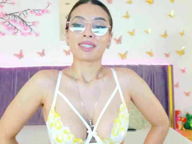 Lilithcapri7 webcam
