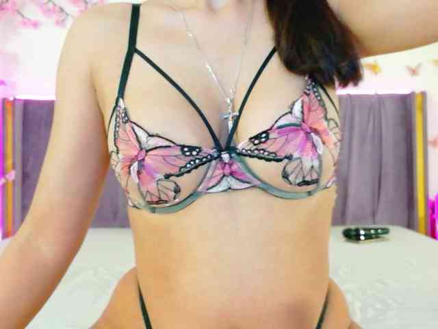 Lilithcapri7 webcam