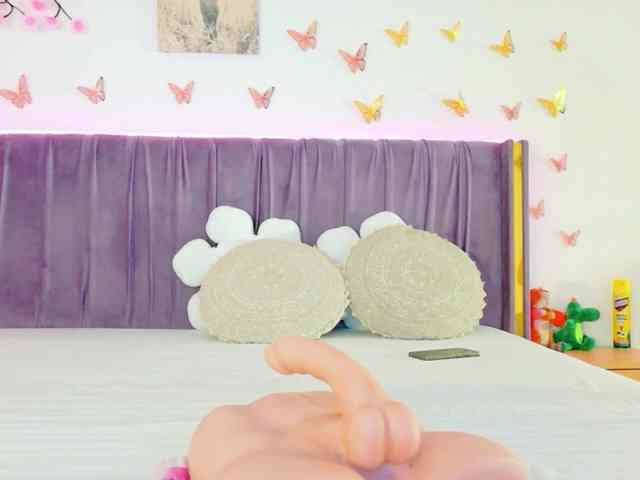 Lilithcapri7 webcam