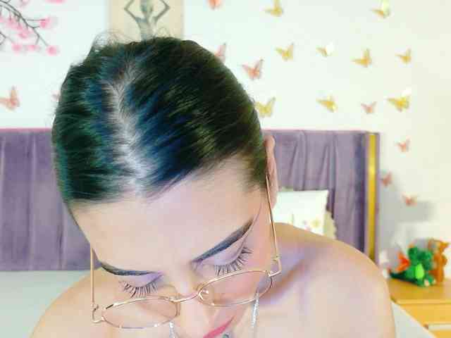 Lilithcapri7 webcam