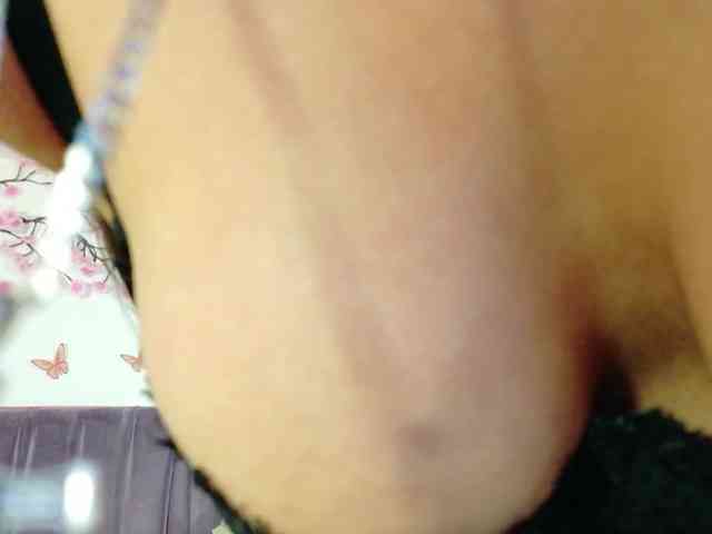 Lilithcapri7 webcam