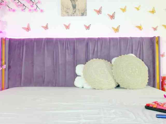 Lilithcapri7 webcam