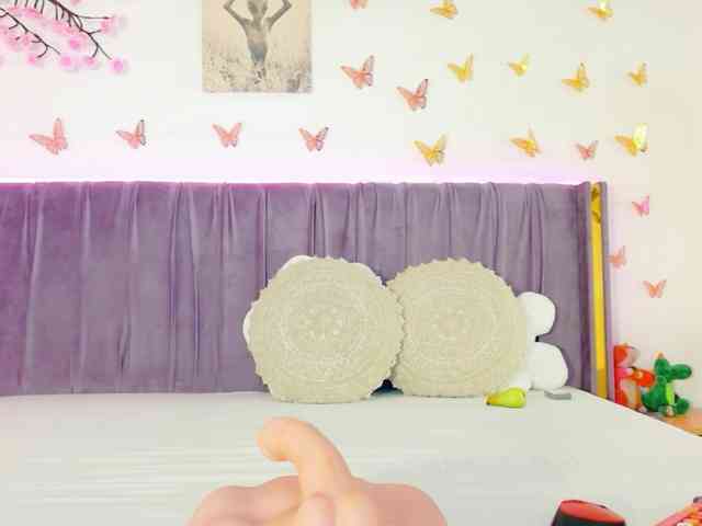 Lilithcapri7 webcam