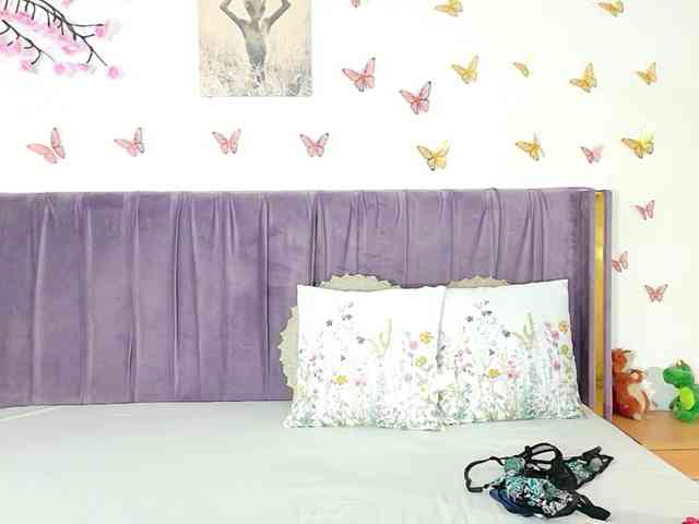 Lilithcapri7 webcam