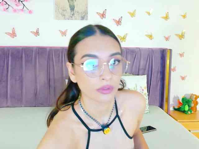 Lilithcapri7 webcam