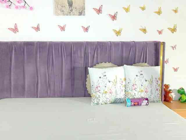 Lilithcapri7 webcam